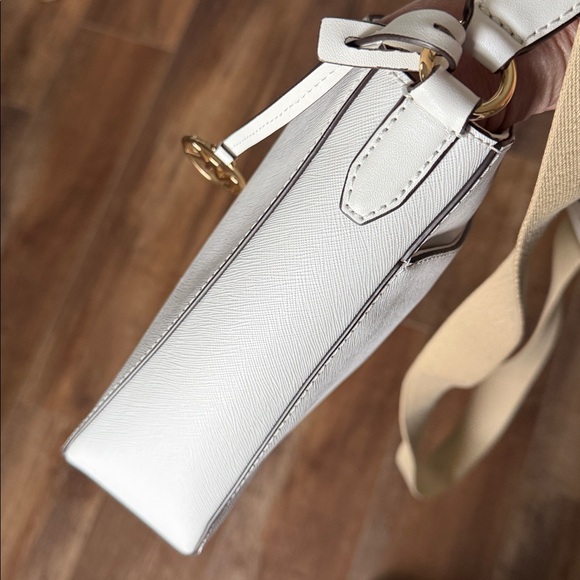 Michael Kors Jet Set Travel Small Messenger Bag - Picture 6 of 12